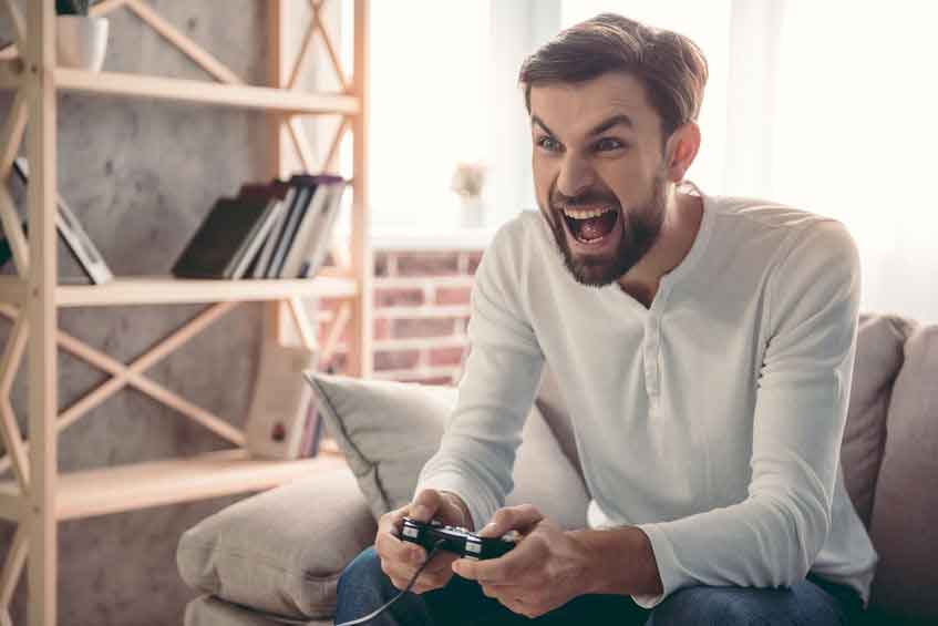 Violent 'shooter' video games can damage brain and may increase dementia  risk, researchers warn - Mirror Online